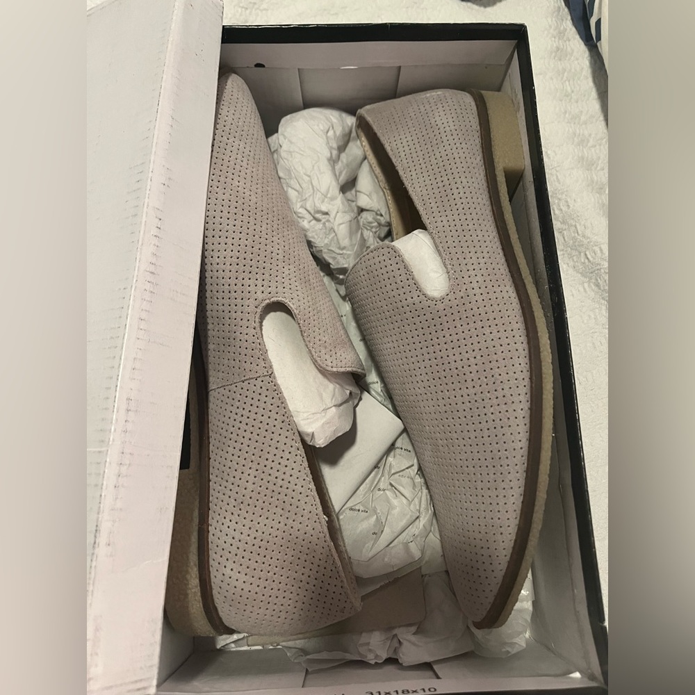 Shoes, flats